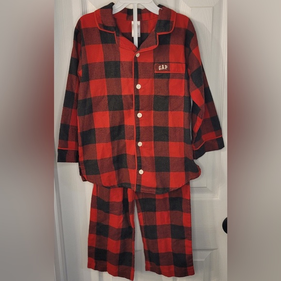 GAP KIDS Buffalo Plaid 2 Piece Pajama Set Size 4 - Picture 1 of 11